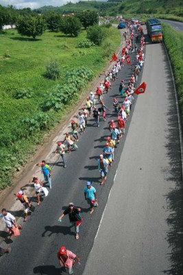 Six thousand landless march to the capital Salvador (BA)